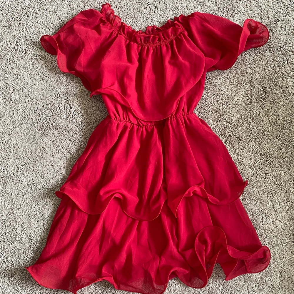 PrettyLittleThing Scarlet Ruffle Top - Picture 3 of 3